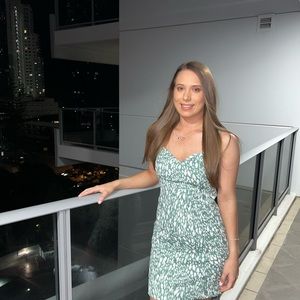 Meet your Posher, Nina